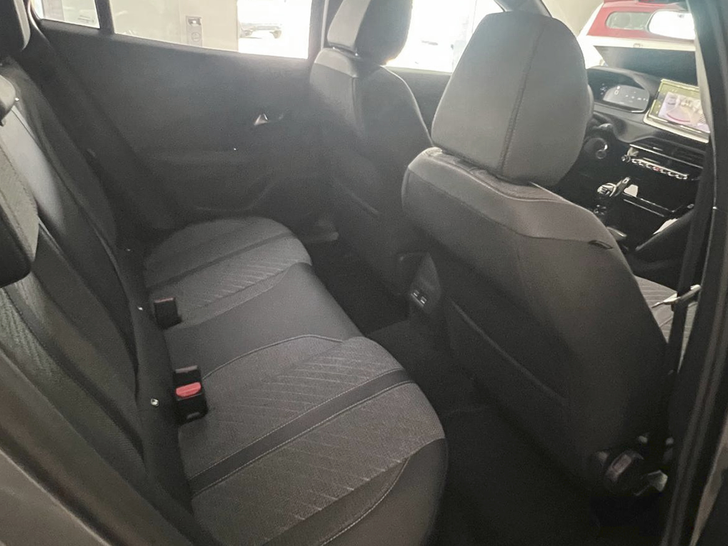 PEUGEOT 2008 1.2 Allure