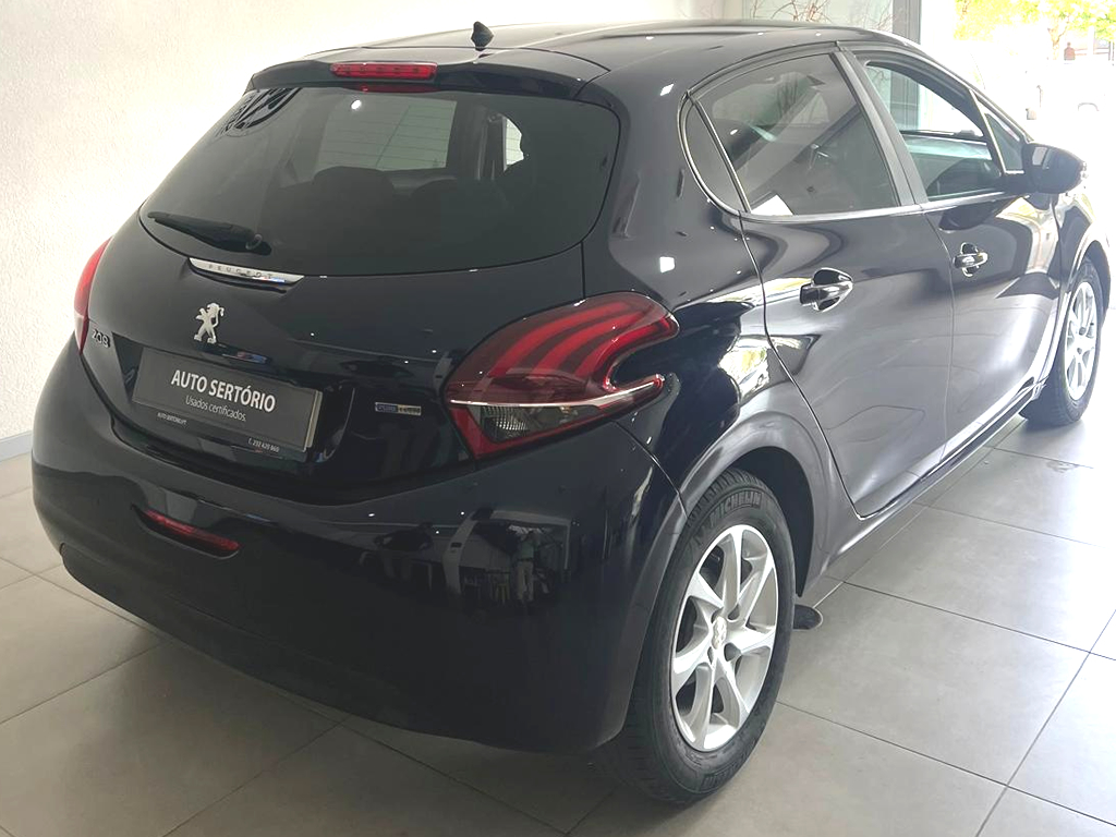 PEUGEOT 208 1.2 Active