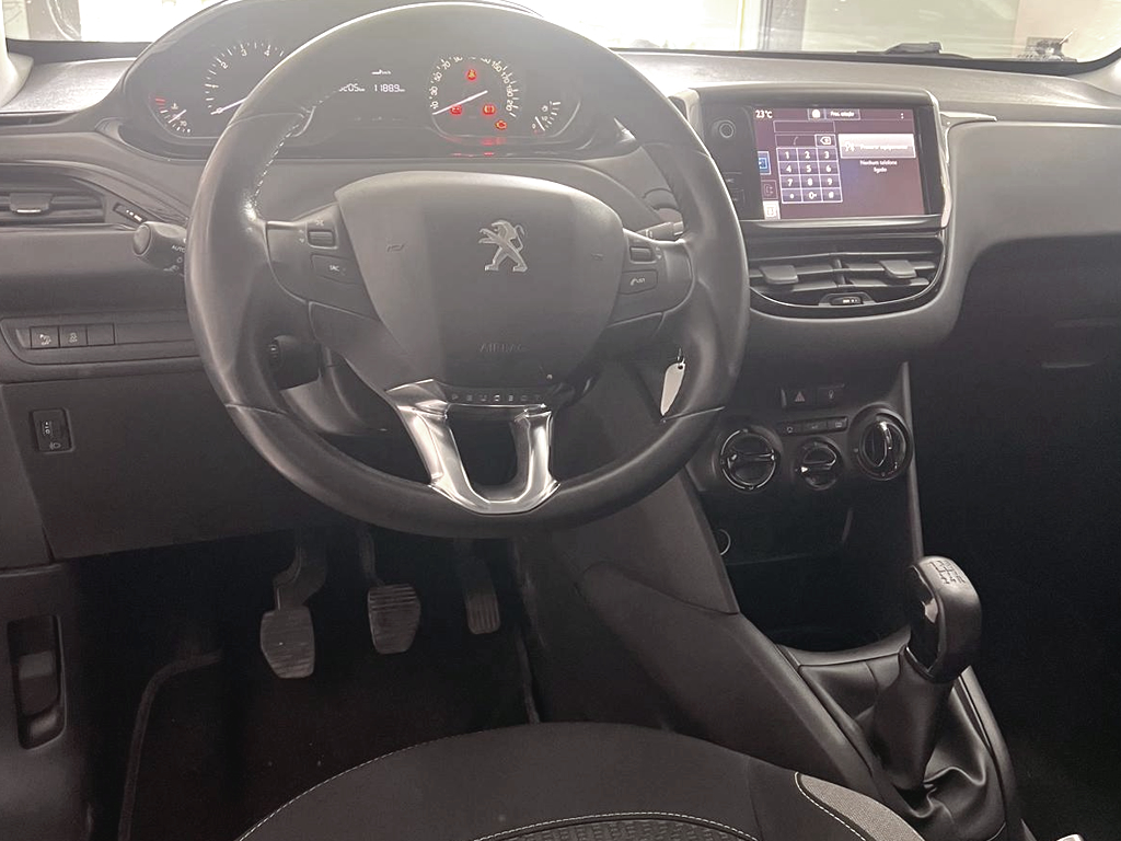 PEUGEOT 208 1.2 Active