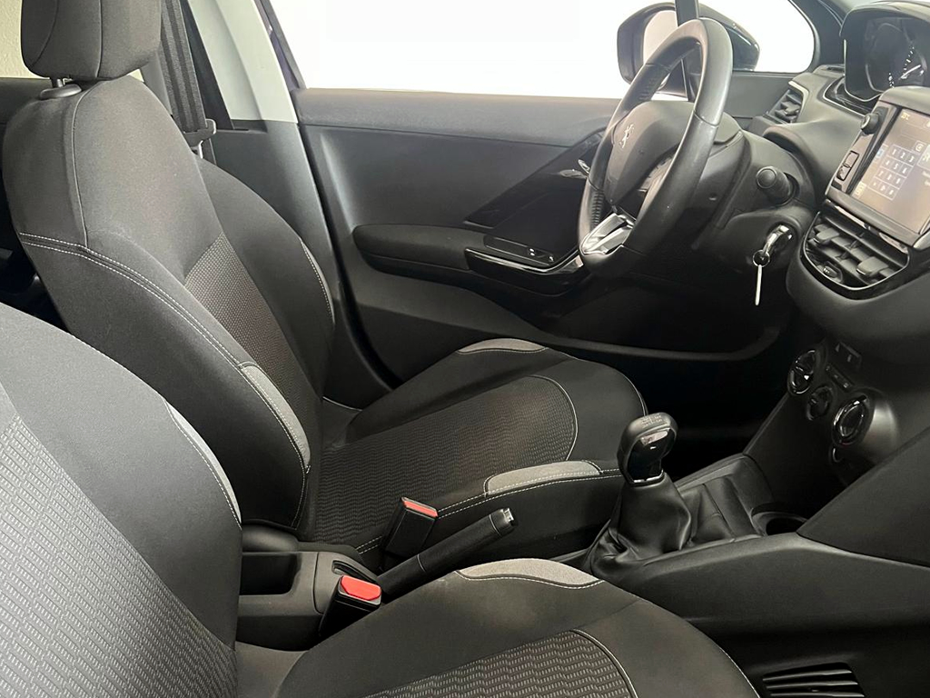 PEUGEOT 208 1.2 Active