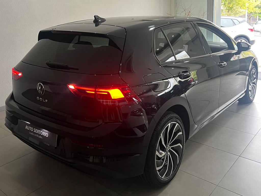 VOLKSWAGEN Golf 1.0 TSI LIFE